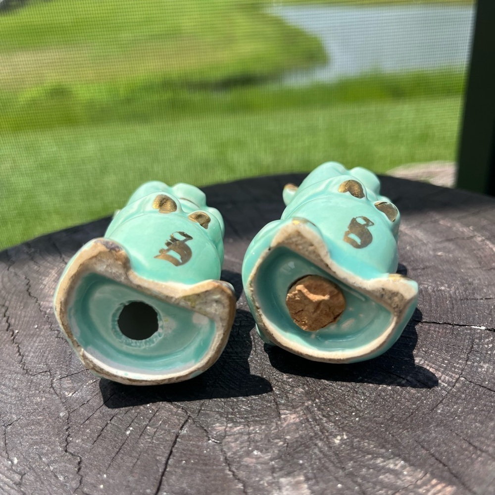 2-Vintage Green  Gold Trim Little Pig Salt Shakers - Picture 12 of 12
